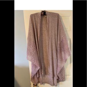 Pretty kimono barely worn